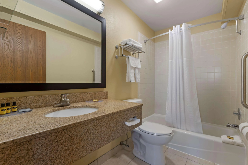 Best Western Plus Altoona Inn