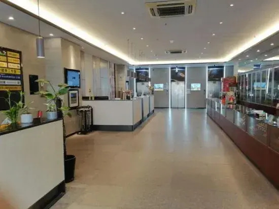 Homeinn Selected Hotel (Shanghai Yaxin Plaza Changshou Road Station)