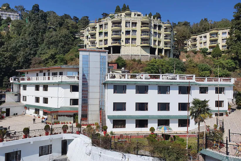 Hotel Basera
