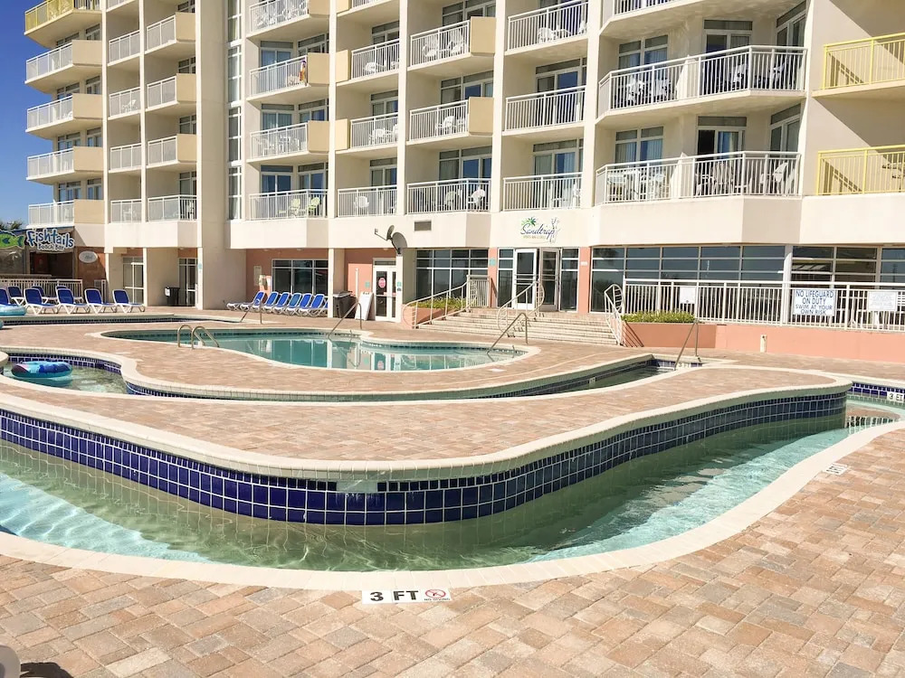 New Listing! Beachfront Resort W/ Epic Amenities 3 Bedroom Condo
