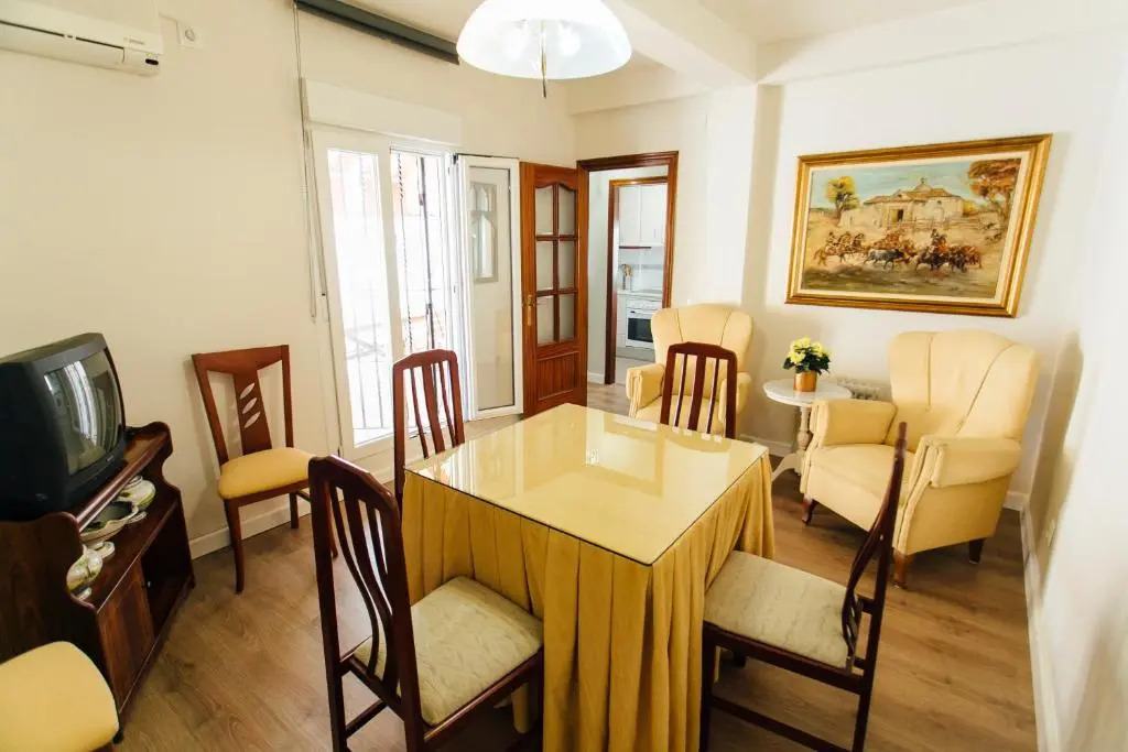 Idilico ático en Triana-3BD+1BTH