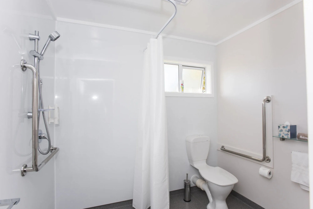 Tudor Park Motel Spacious with kitchens 1 minute walk to restaurant and shopping centre and Gisborne Hospital
