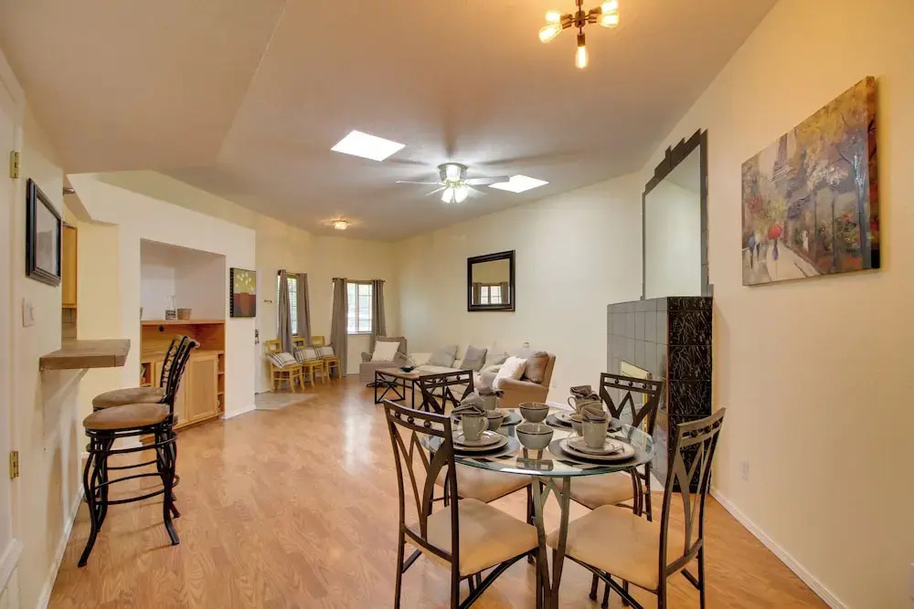 Comfy Albuquerque Townhome < 6 Mi to Downtown