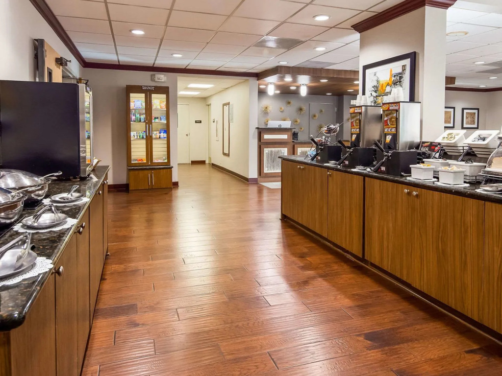 Clarion Pointe near Medical Center