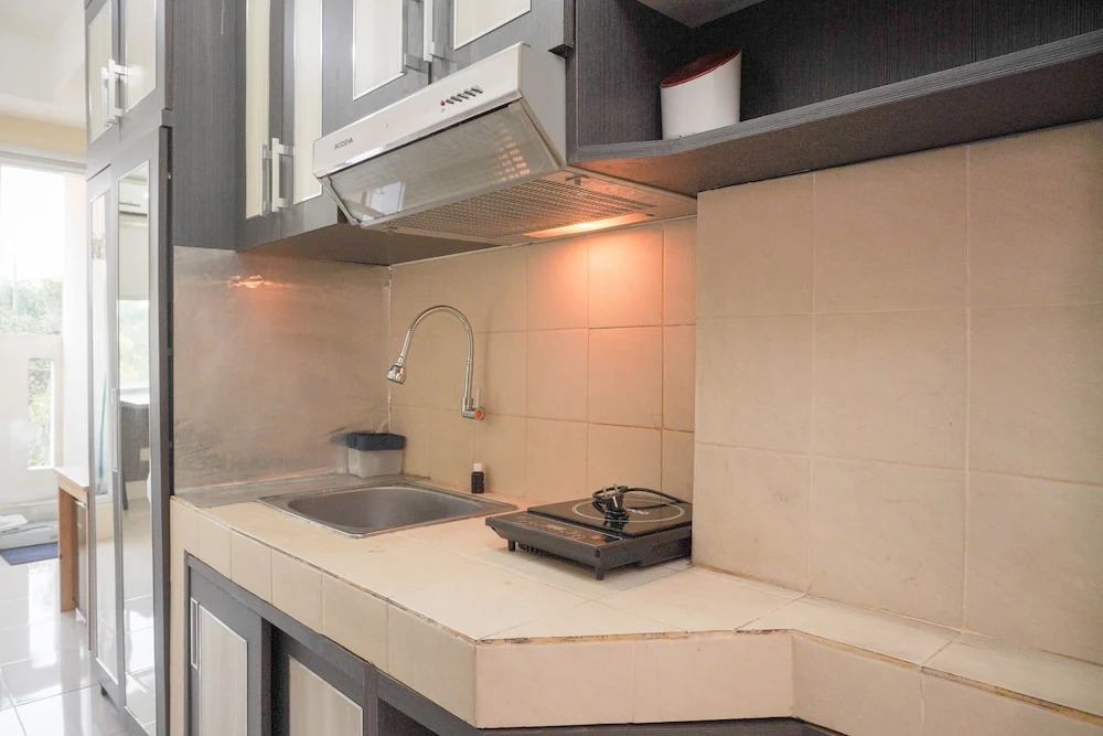 Homey And Simply Look Studio Belmont Residence Puri Apartment