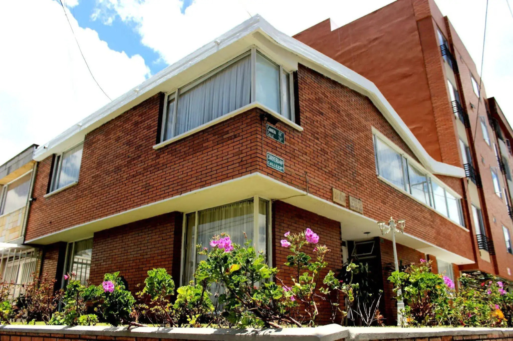 Hotel Casa Lozano - Embajada Americana