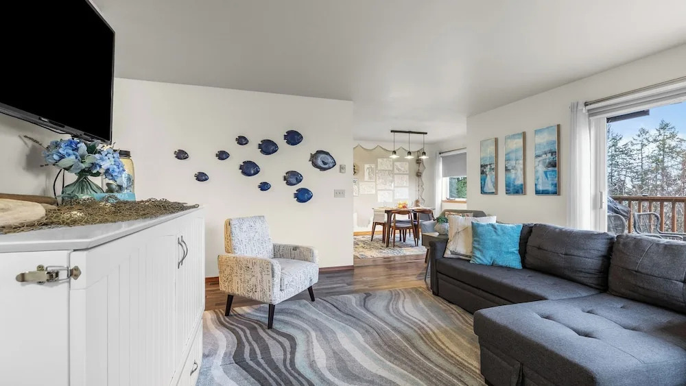 Cozy Whidbey Island Home Near Langley Waterfront & Dining Tideview by Avantstay