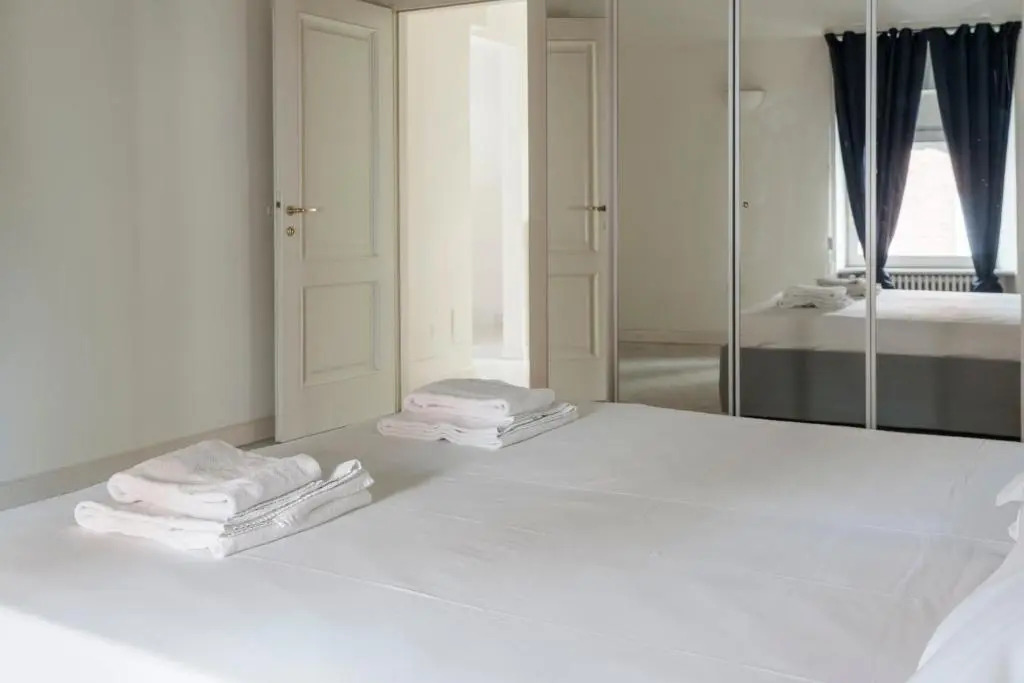 APT24 - Superb Atticus in historic centre of Desenzano