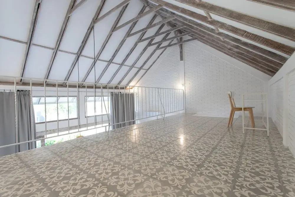 White Studio Villa