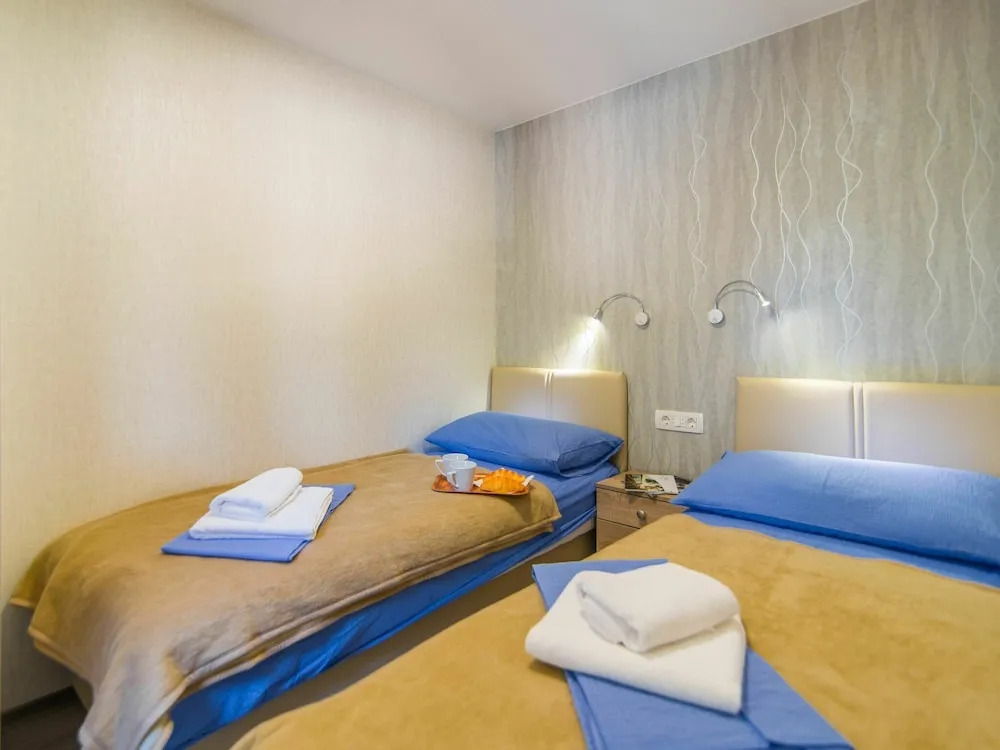 Nice Chalet With 2 Bathrooms and a Dishwasher Near Pula