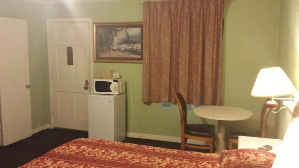 Budget Inn