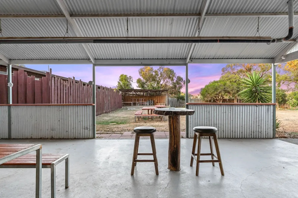 TORRUMBARRY MOTEL
