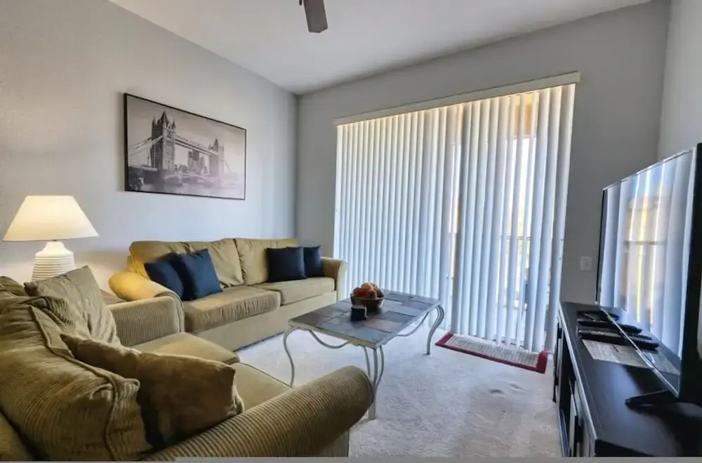 3 Bed Windsor Hills Condo Kids Themed Room Balcony