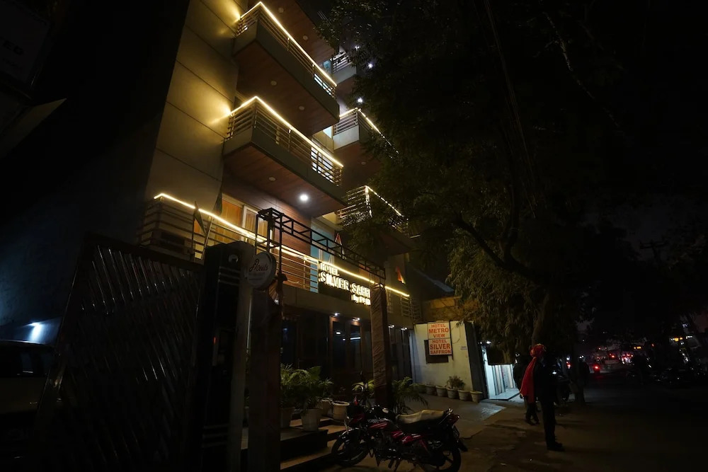 Hotel Lyf Corporate Suites - Peera Garhi