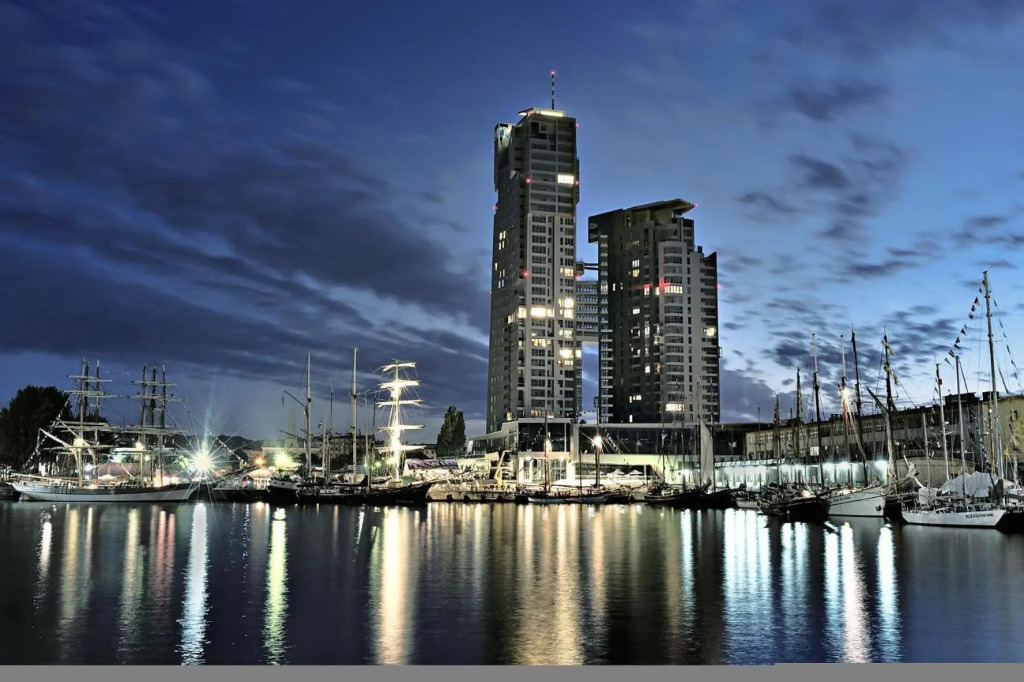 Sea Towers by NorthSide Apartments