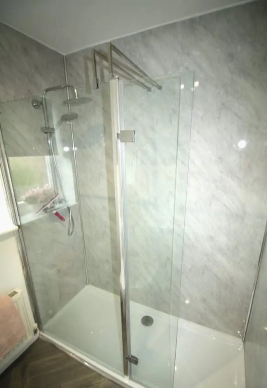 2 Bed House - Large Garden - Fully Refurbished