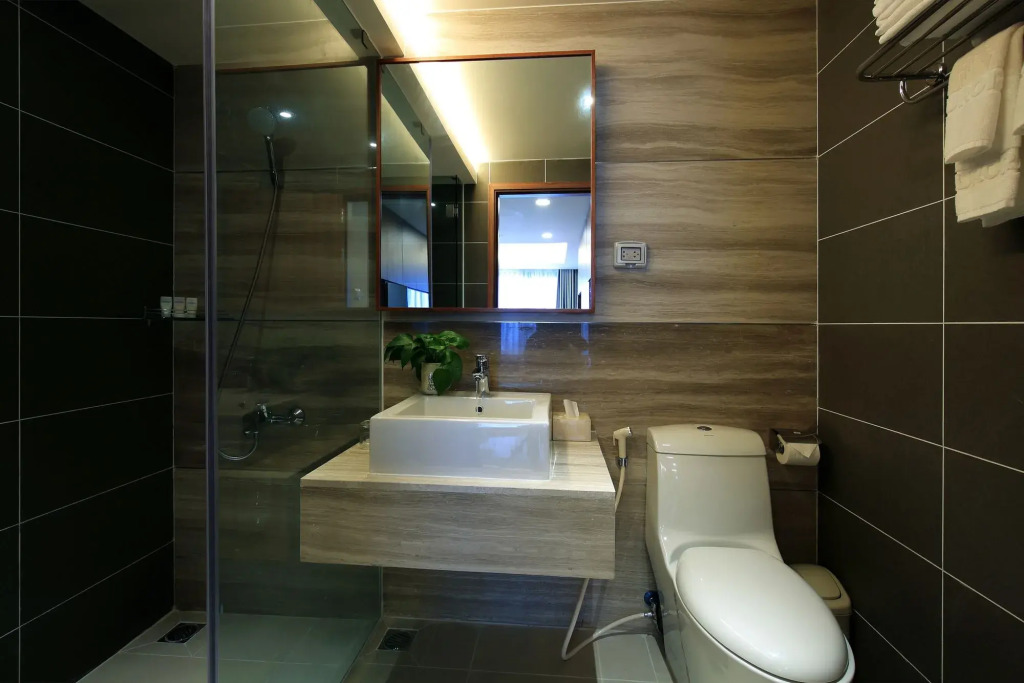 Aurora Apartment by Glenwood