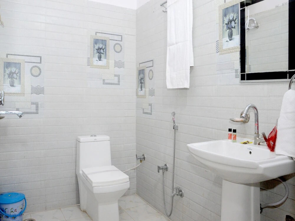 OYO 4202 Hotel T24