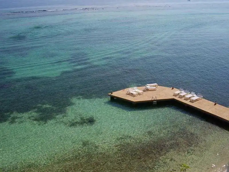 Moxons Beach Club