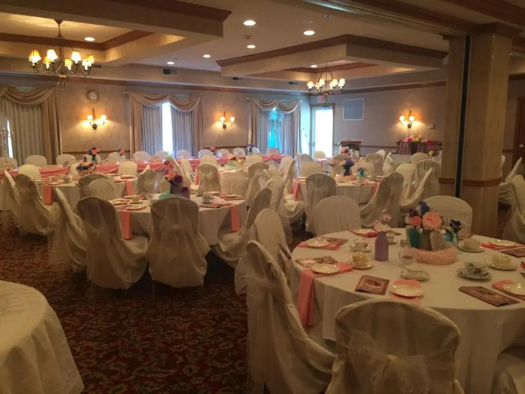 Coshocton Village Inn & Suites