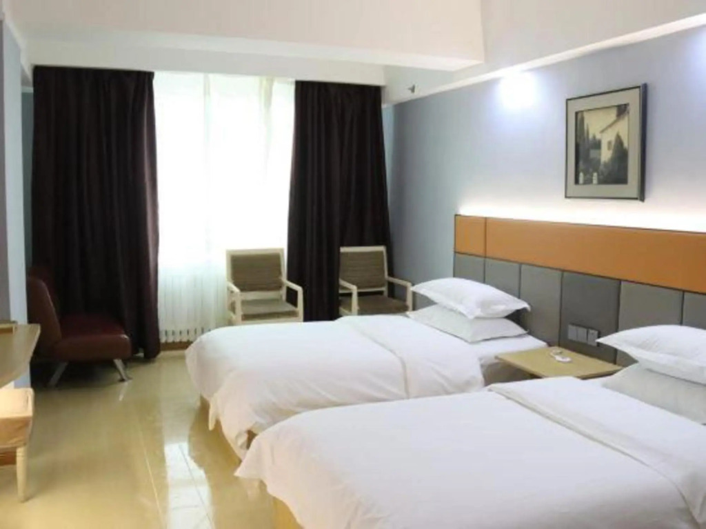 Karamay Baonai Business Hotel