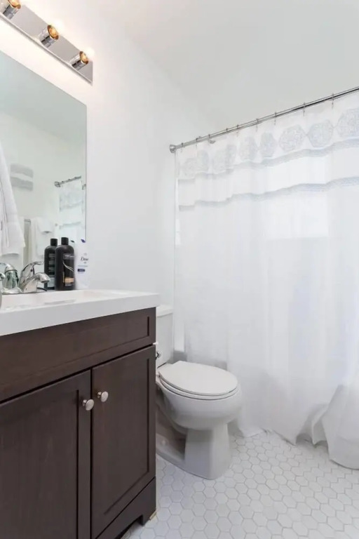 8 BRs Comprised of 4 2BR Suites by Domio