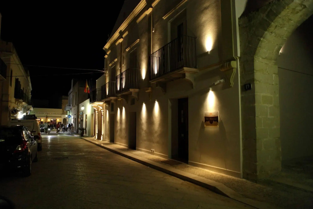 Aegusa Hotel