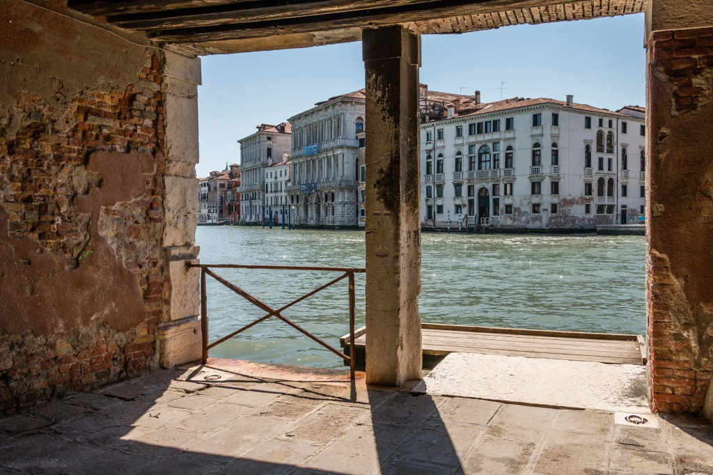 Admiral Emo Palace Over Canal Grande
