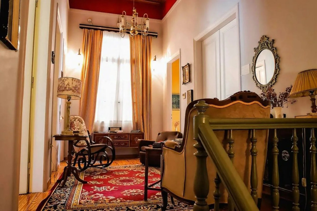 Athens Quinta