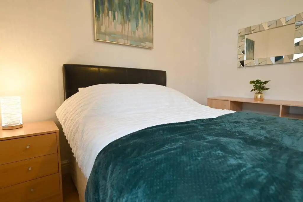4 Bed Town House 'Reading Town Centre'
