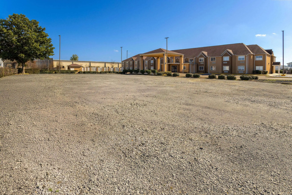 Days Inn by Wyndham Jackson Downtown