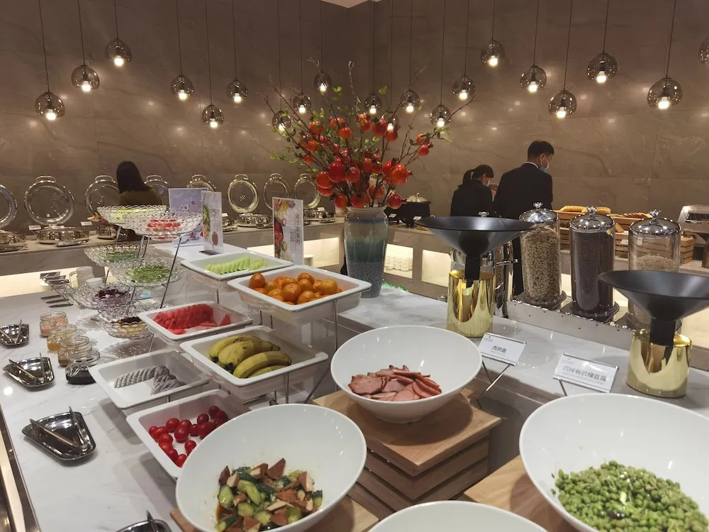 Yun-Ray Phoenix Hotel