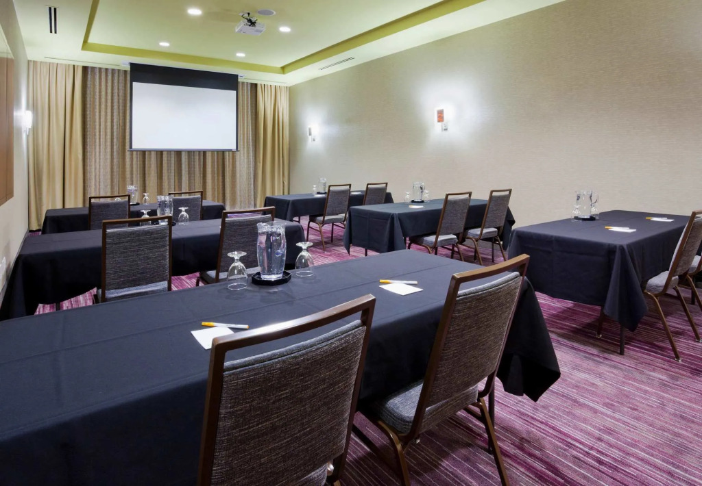 Courtyard by Marriott Minneapolis Maple Grove/Arbor Lakes