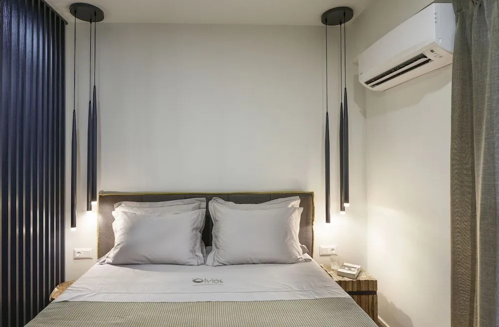 Luxury suites with JACUZZI by Sea&theCity