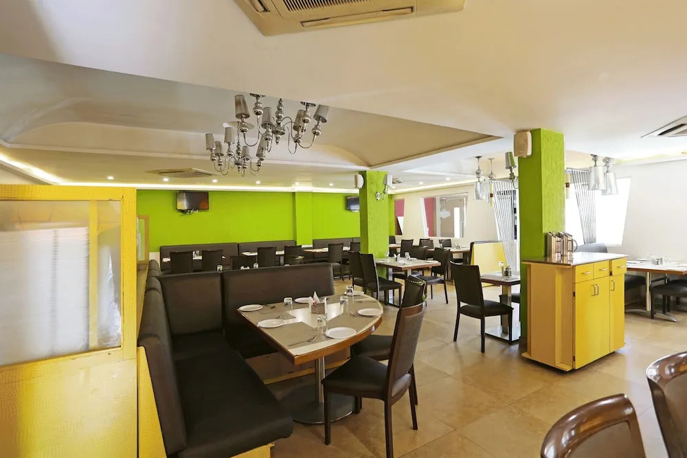 OYO 7552 Hotel SVM Grand