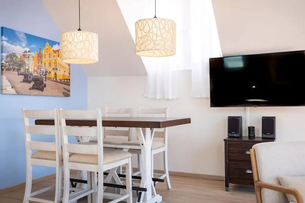 Historic Heartbeat 2BR Townhouse in Central Bliss