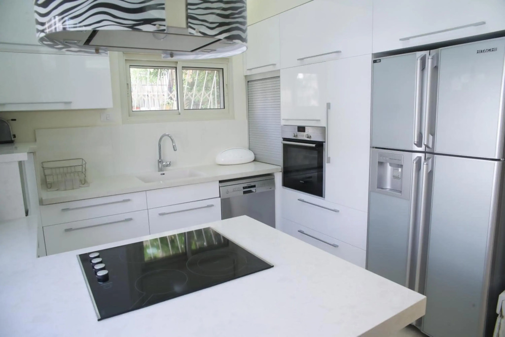 Dizengoff - Lovely family apartment 3 rooms.