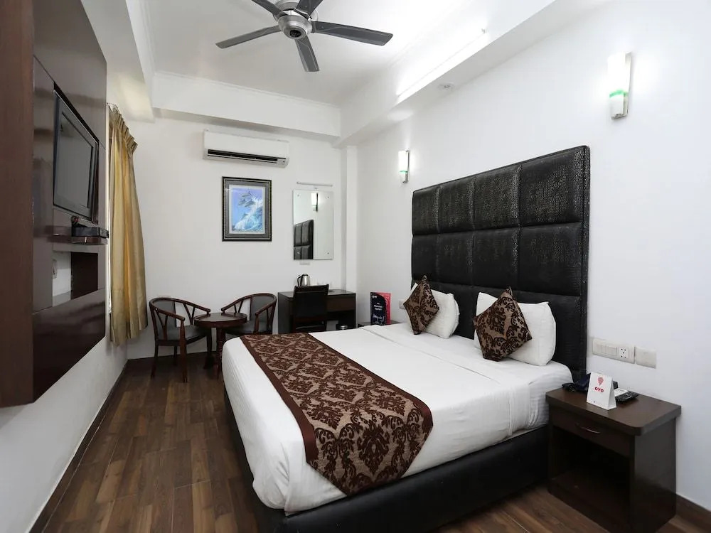 OYO 9269 Hotel The Cameron