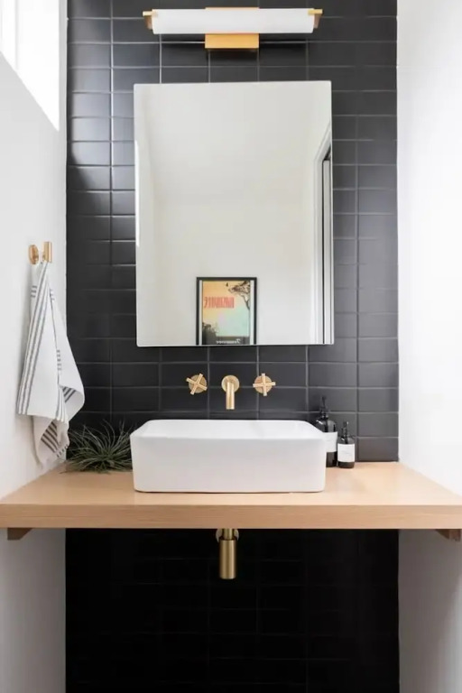 Nash Chic Near DT Rooftop Luxe Comfort