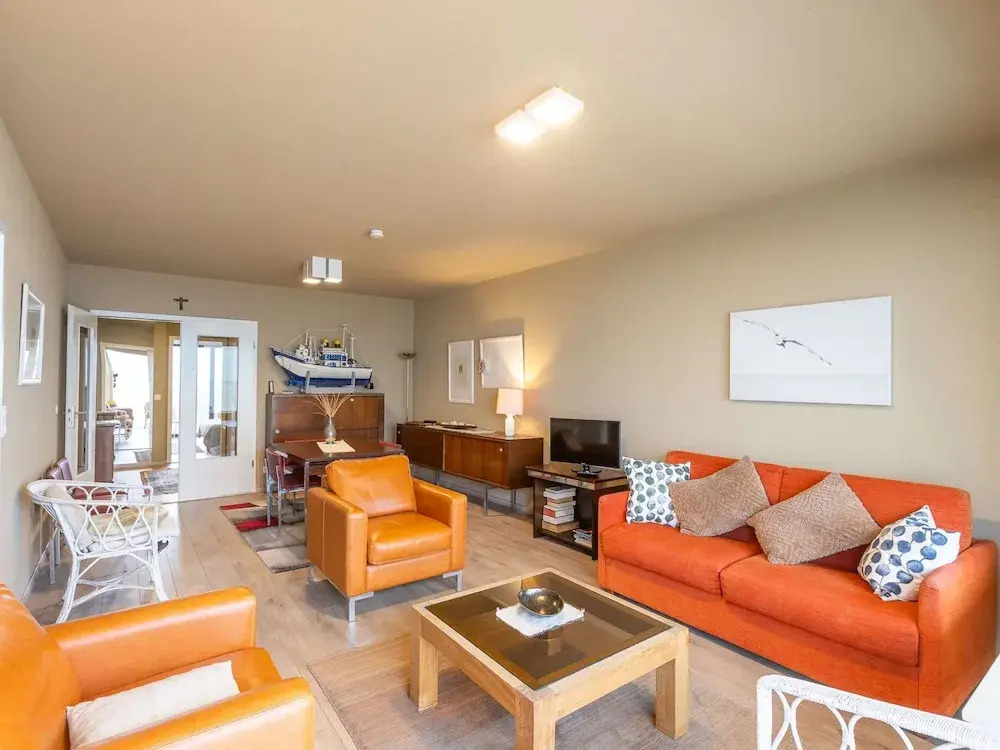 Cozy 1-Bedroom Apartment with Sea View