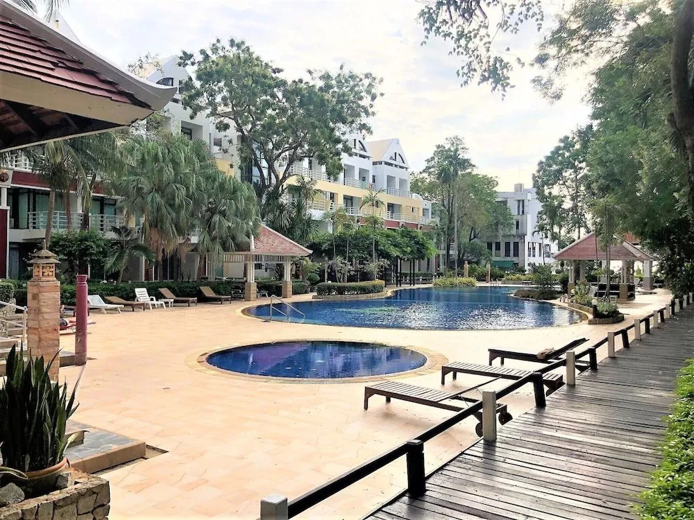 Metro Jomtien Condotel - Sleeps 2