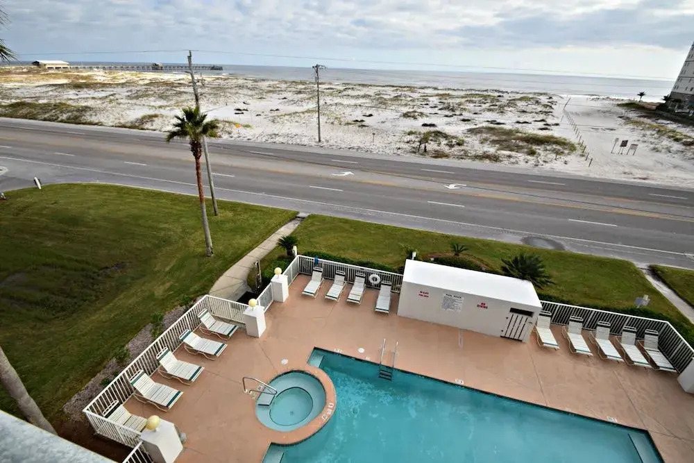 Grand Beach Resort 411 by RedAwning