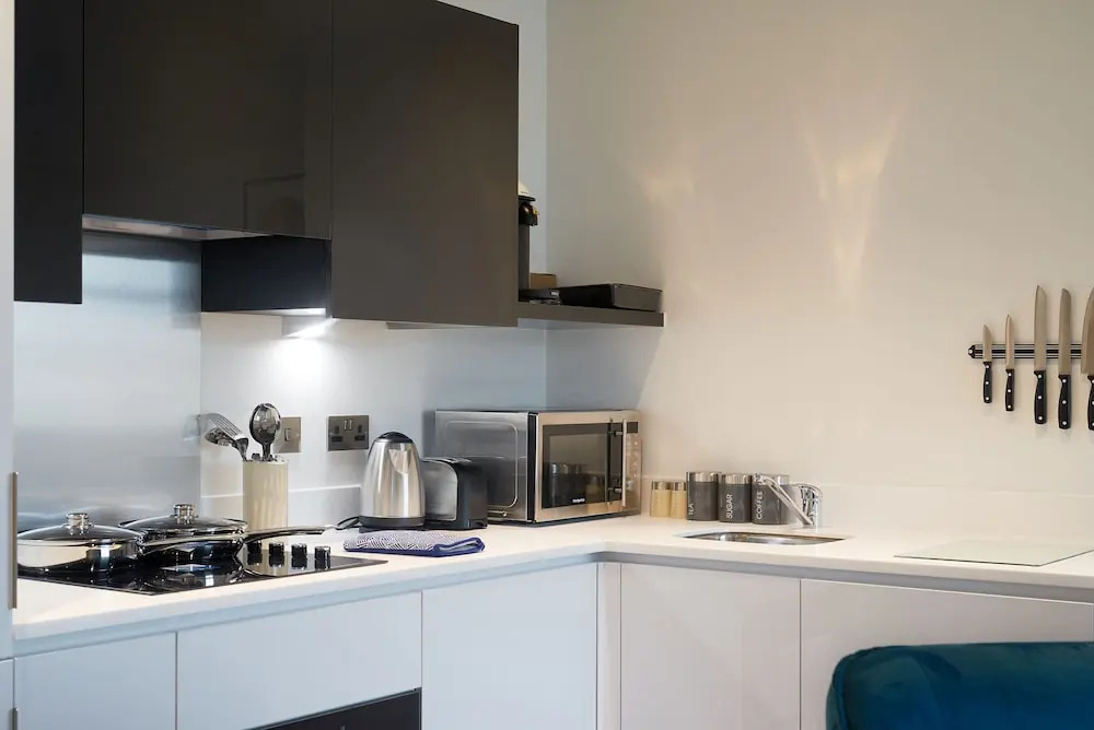 1BR Flat With a Double Bed - New Eton House Residence Slough