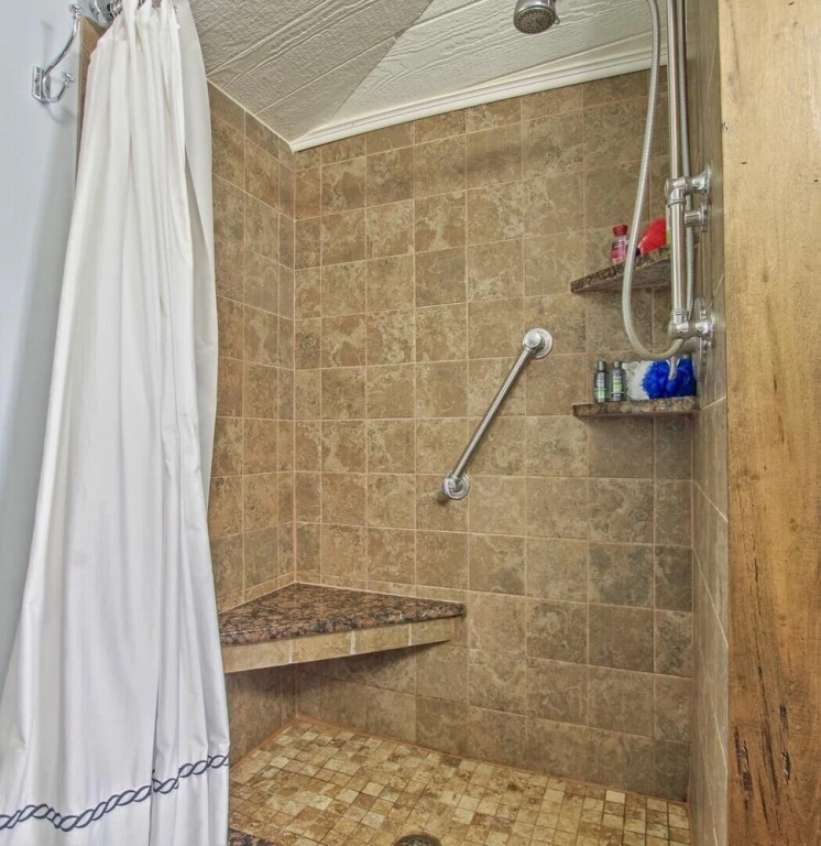 Beautiful Bonita 2 Bedroom Home by Redawning
