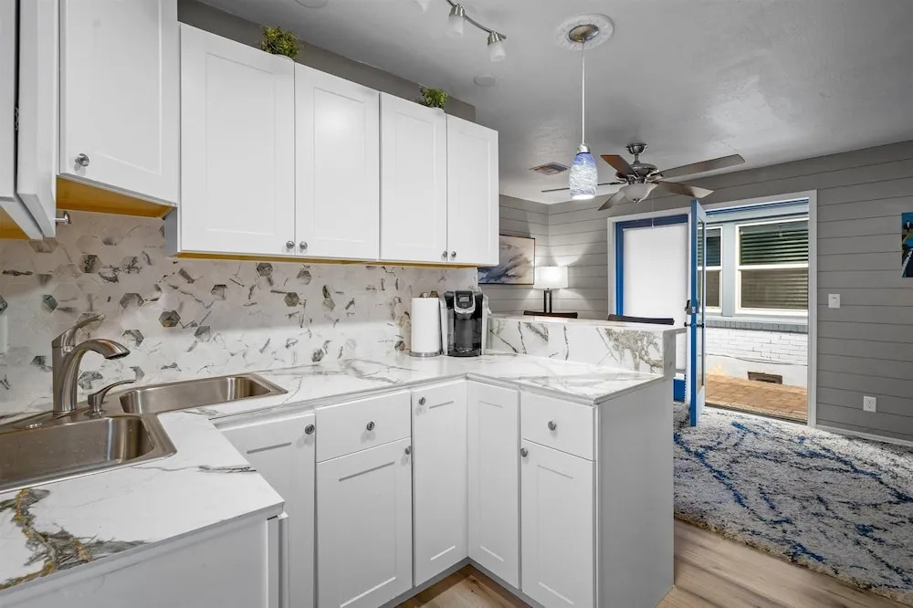 10 Chelsea Place 1 Bedroom Condo by RedAwning