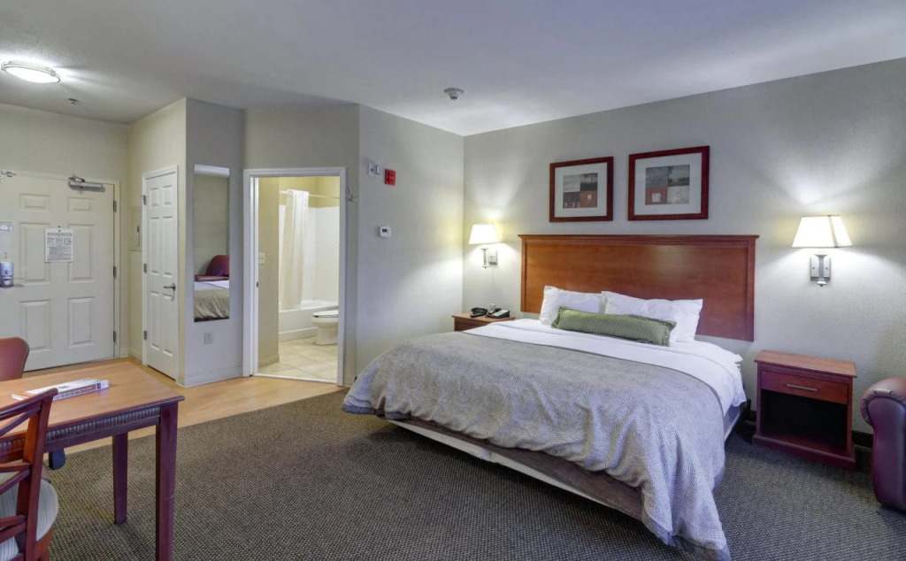 Candlewood Suites Enterprise by IHG