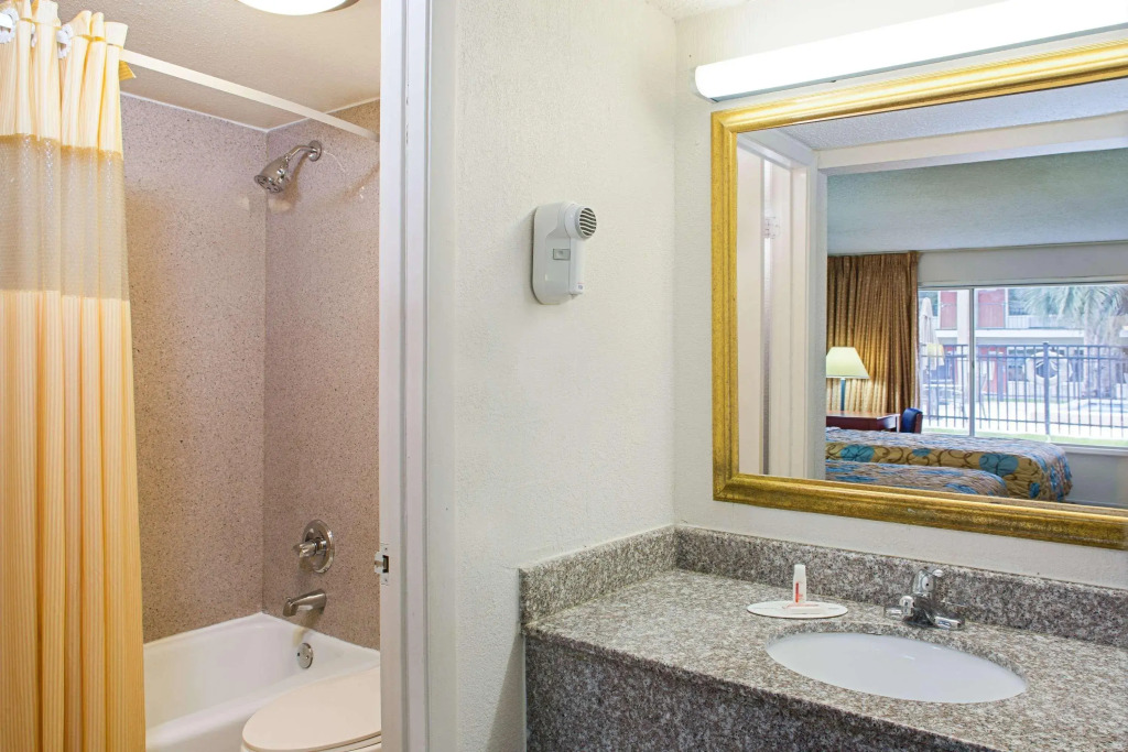 Days Inn Tallahassee-Government Center