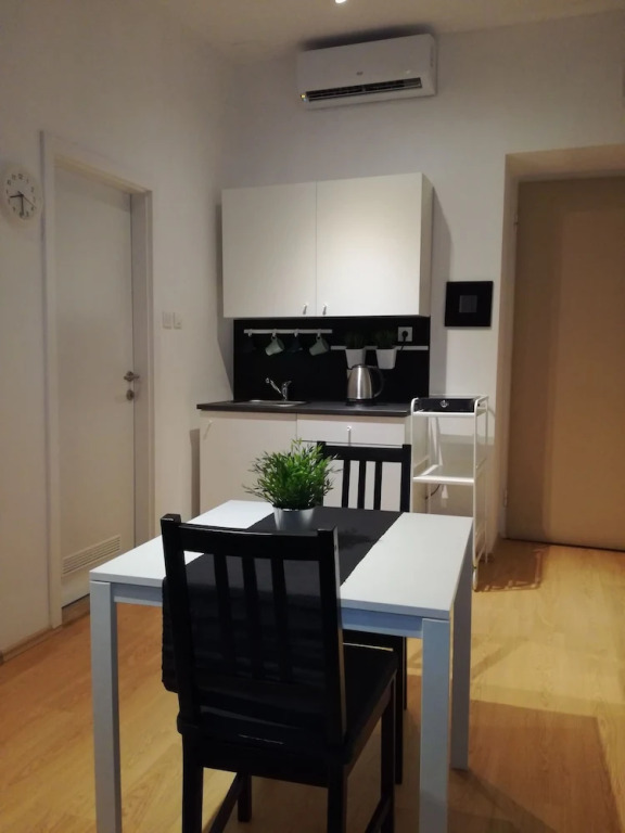 Urban Studio Apartment Adro In The City Center of Zagreb, With Parking