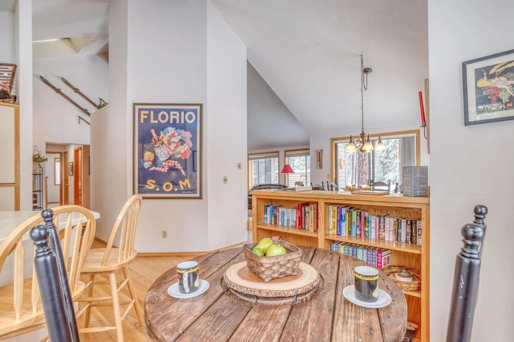 Tranquil Retreat with Outdoor Deck and Gas Fireplace - Inviting Haven