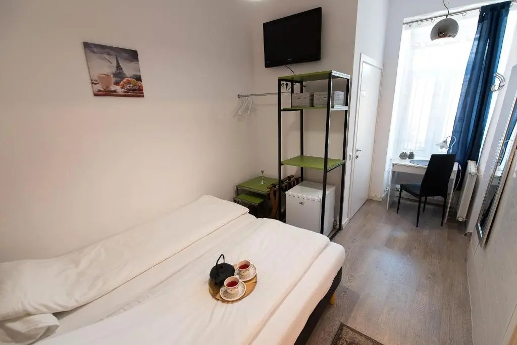Ultra Central Bohemian Apartment 1